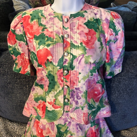 Maggie London 100% silk Floral skirt with poof sleeve pearl button blouse
